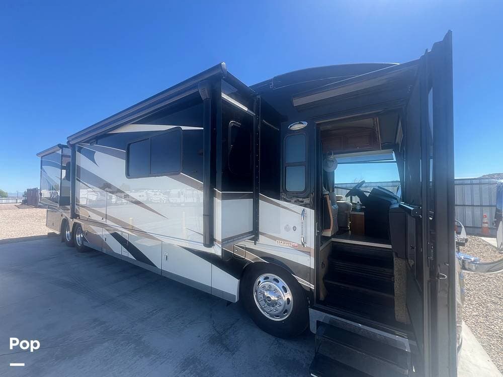 2013 Winnebago Tour 42QD - Used Diesel Pusher For Sale by Pop RVs in Prescott, Arizona features Air Conditioning, Generator, Awning, Leveling Jacks, Slideout