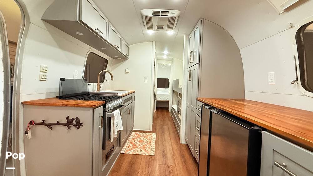 1973 Sovereign 31 by Airstream from Pop RVs in Brookshire, Texas