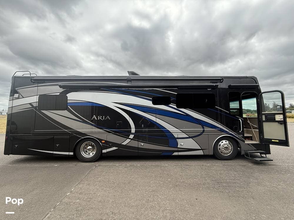 2018 Aria 3401 by Thor Motor Coach from Pop RVs in Newberg, Oregon