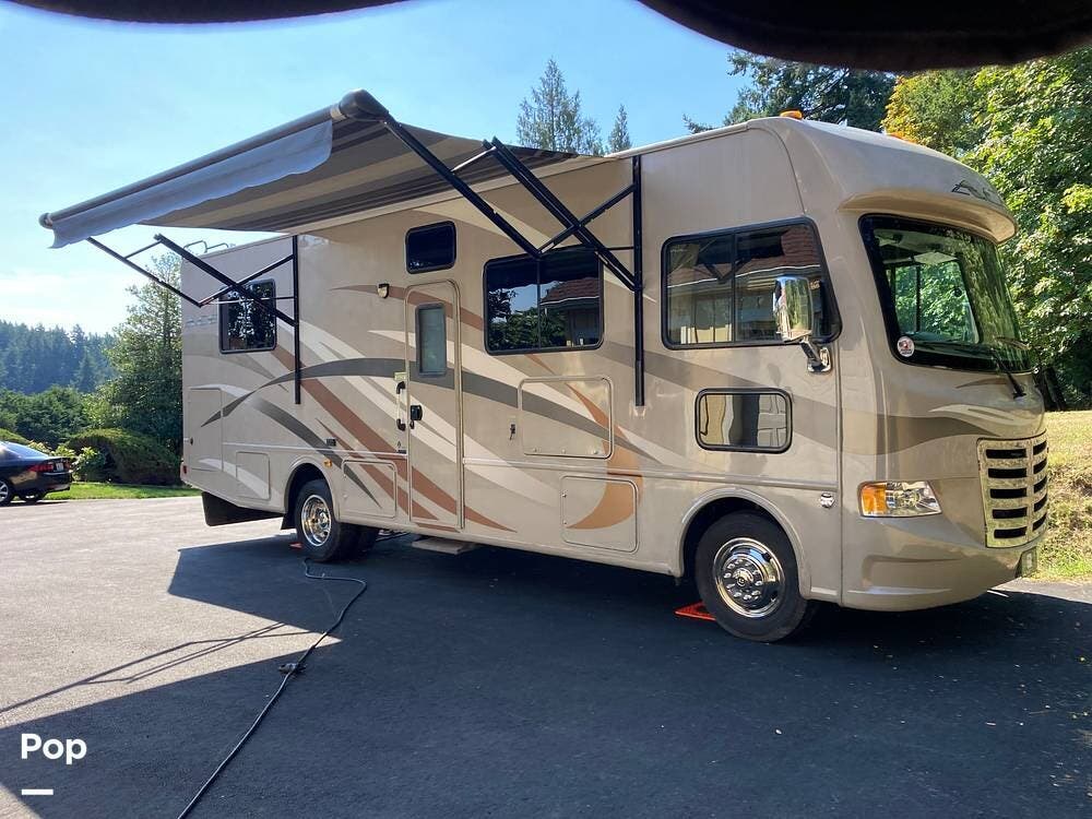 2014 Thor Motor Coach A.C.E. 29.2 - Used Class A For Sale by Pop RVs in Friday Harbor, Washington features Generator, Slideout, Awning, Leveling Jacks, Air Conditioning