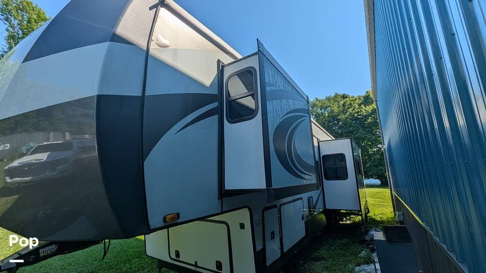 2022 Forest River Sandpiper 384QBOK - Used Fifth Wheel For Sale by Pop RVs in Coatesville, Indiana features Slideout, Air Conditioning, Awning, Leveling Jacks