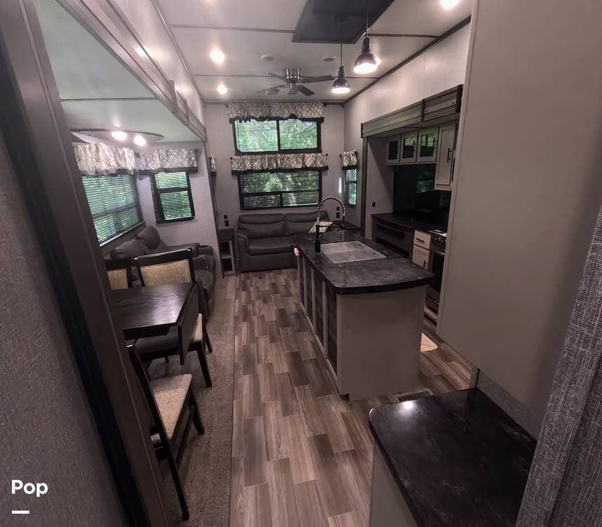 Used 2020 CrossRoads Hampton HP-375DBL available in Jacksonville, Florida