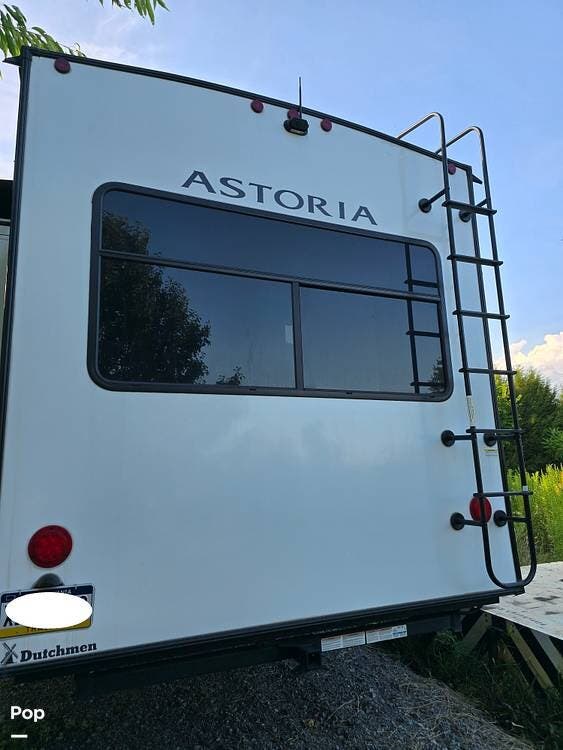 2024 Dutchmen Astoria 3173RLP - Used Fifth Wheel For Sale by Pop RVs in Clinton, Pennsylvania features Leveling Jacks, Awning, Slideout, Air Conditioning
