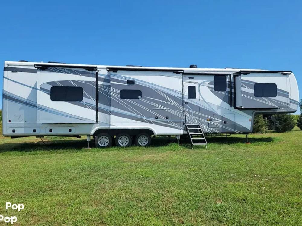 2024 Mobile Suites 44 Orlando by DRV from Pop RVs in Massena, Iowa