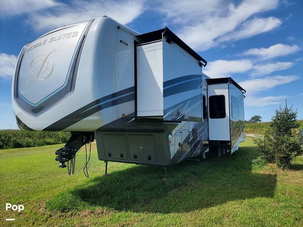 2024 DRV Mobile Suites 44 Orlando - Used Fifth Wheel For Sale by Pop RVs in Massena, Iowa features Air Conditioning, Generator, Leveling Jacks, Slideout