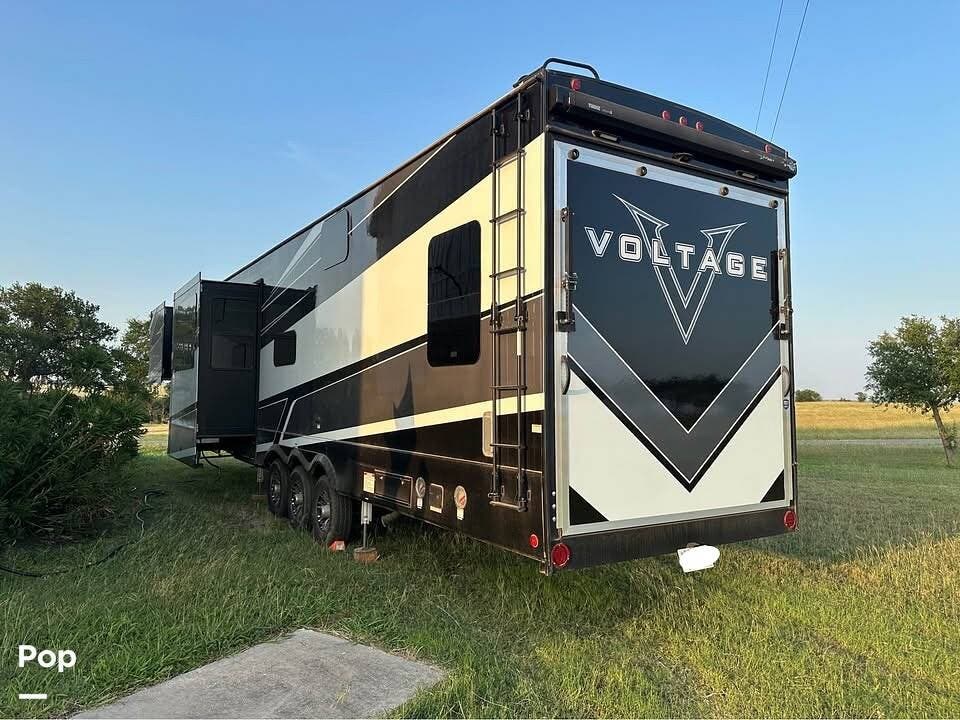 2022 Voltage 4245 by Dutchmen from Pop RVs in Burlington, Texas