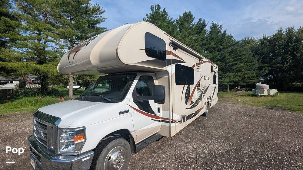 2019 Thor Motor Coach Outlaw 29J - Used Toy Hauler For Sale by Pop RVs in Fountaintown, Indiana features Slideout, Air Conditioning, Awning, Generator
