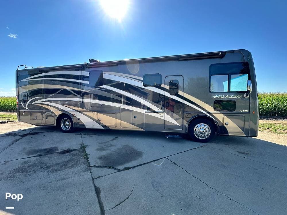 2020 Thor Motor Coach Palazzo 36.3 - Used Diesel Pusher For Sale by Pop RVs in La Salle, Colorado features Generator, Awning, Leveling Jacks, Slideout, Air Conditioning