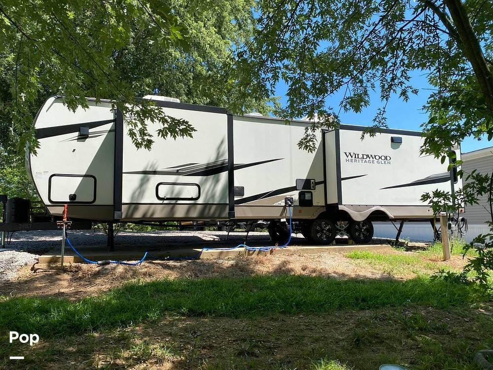 2023 Forest River Wildwood 308RL - Used Travel Trailer For Sale by Pop RVs in Frankfort, Ohio features Awning, Leveling Jacks, Slideout, Air Conditioning