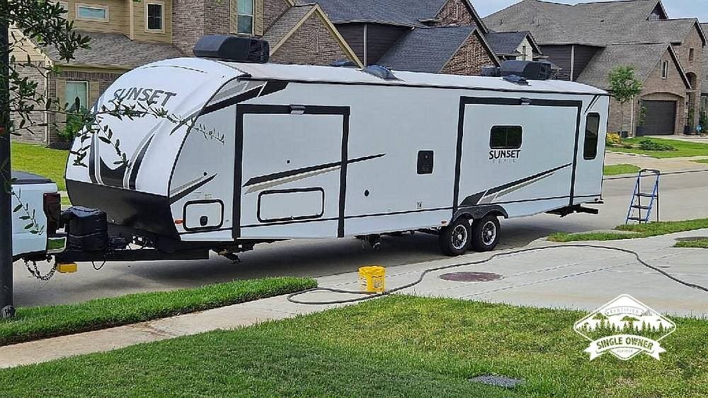2023 Sunset Trail 330SI by CrossRoads from Pop RVs in Waller, Texas