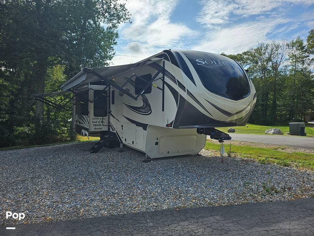 2021 Solitude 310GK-R by Grand Design from Pop RVs in Salem, Connecticut