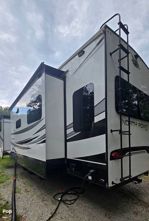 2022 Jayco North Point 377RLBH - Used Fifth Wheel For Sale by Pop RVs in Plymouth, Massachusetts features Awning, Slideout, Leveling Jacks, Air Conditioning
