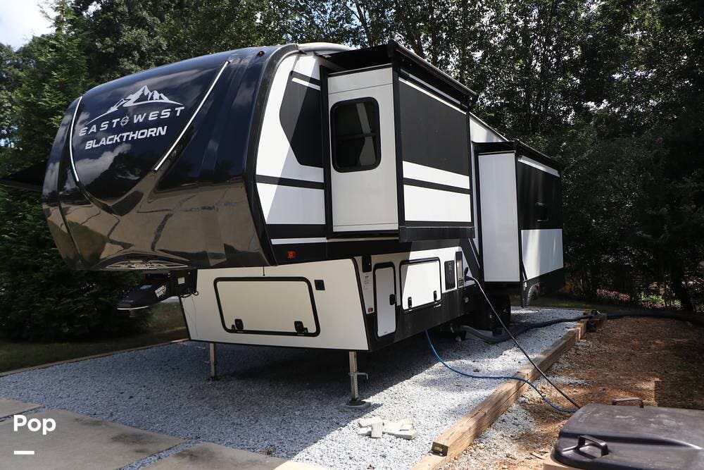 2024 Blackthorn 3100RL by East to West from Pop RVs in Stockbridge, Georgia