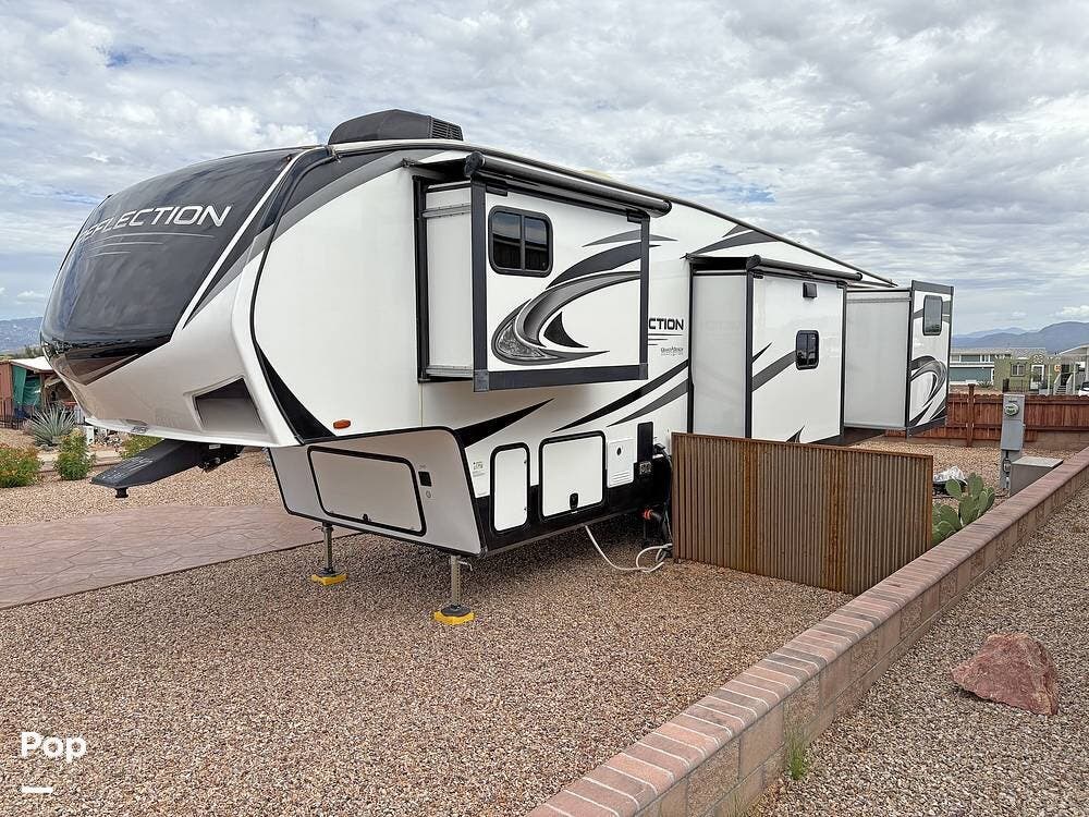 2022 Grand Design Reflection 311BHS - Used Fifth Wheel For Sale by Pop RVs in Benson, Arizona features Slideout, Leveling Jacks, Air Conditioning, Awning