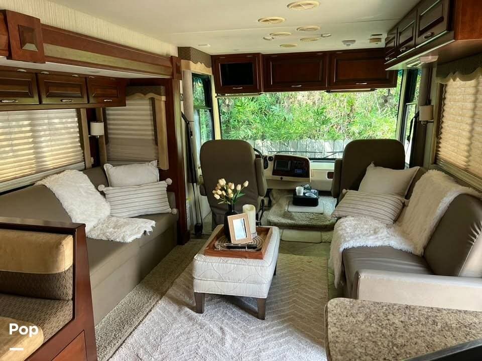 2012 Newmar Bay Star 3302 - Used Class A For Sale by Pop RVs in Crystal Beach, Texas features Air Conditioning, Awning, Generator, Leveling Jacks, Slideout
