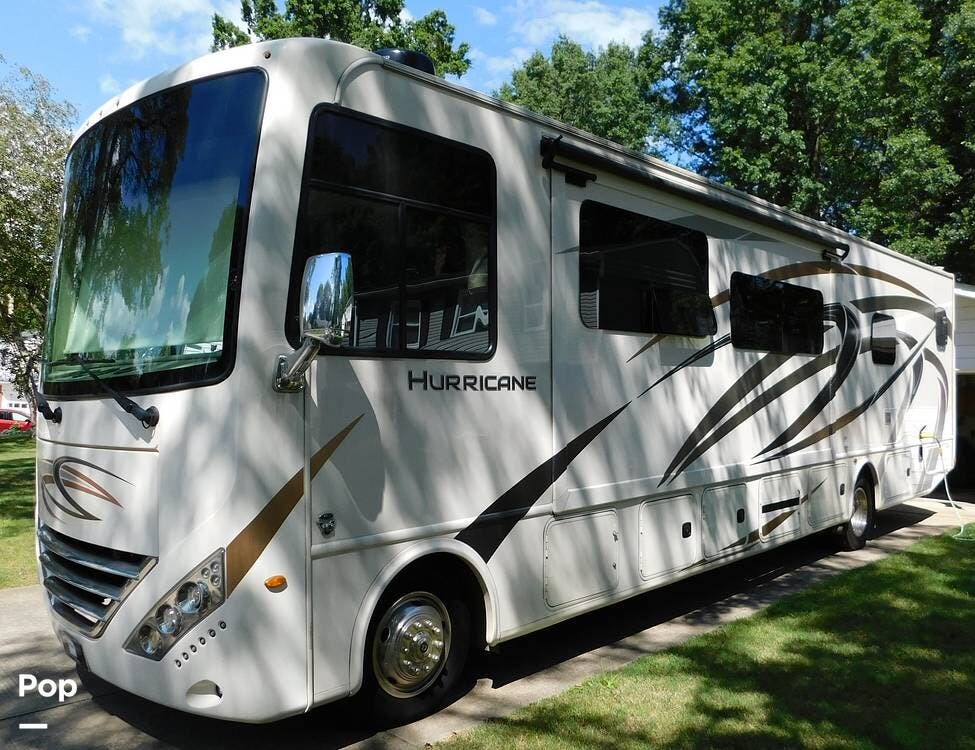 2020 Thor Motor Coach Hurricane 35M - Used Class A For Sale by Pop RVs in Rittman, Ohio features Leveling Jacks, Awning, Slideout, Air Conditioning, Generator
