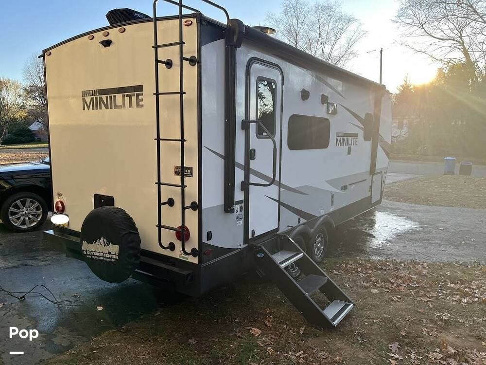 2023 Mini Lite 2205S by Rockwood from Pop RVs in Bryn Mawr, Pennsylvania