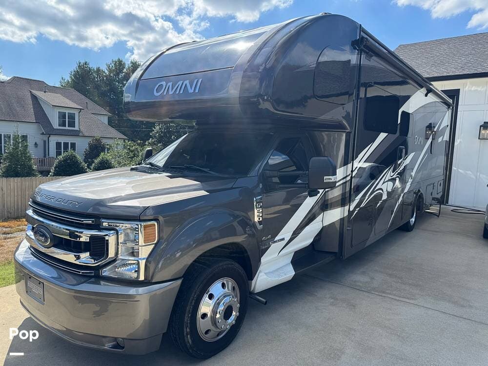 2021 Thor Motor Coach Omni SV34 - Used Super C For Sale by Pop RVs in Pegram, Tennessee features Awning, Generator, Air Conditioning, Slideout