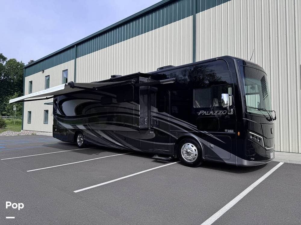 2022 Thor Motor Coach Palazzo 37.5 - Used Diesel Pusher For Sale by Pop RVs in Green Island, New York features Awning, Generator, Slideout, Air Conditioning, Leveling Jacks