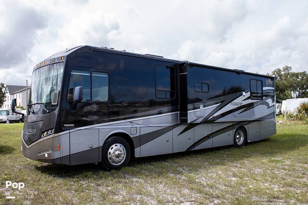 2016 Winnebago Forza 36G - Used Diesel Pusher For Sale by Pop RVs in Bowling Green, Florida features Slideout, Awning, Air Conditioning, Leveling Jacks, Generator