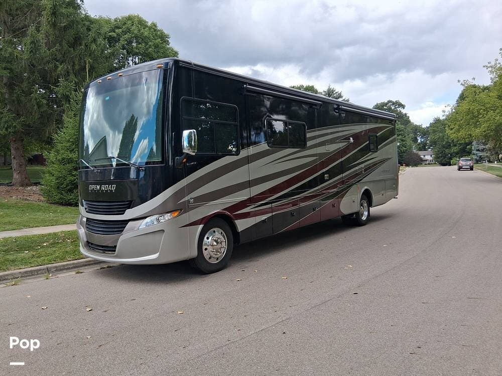 2019 Tiffin Open Road 34 PA - Used Class A For Sale by Pop RVs in East Lansing, Michigan features Generator, Air Conditioning, Awning, Leveling Jacks, Slideout