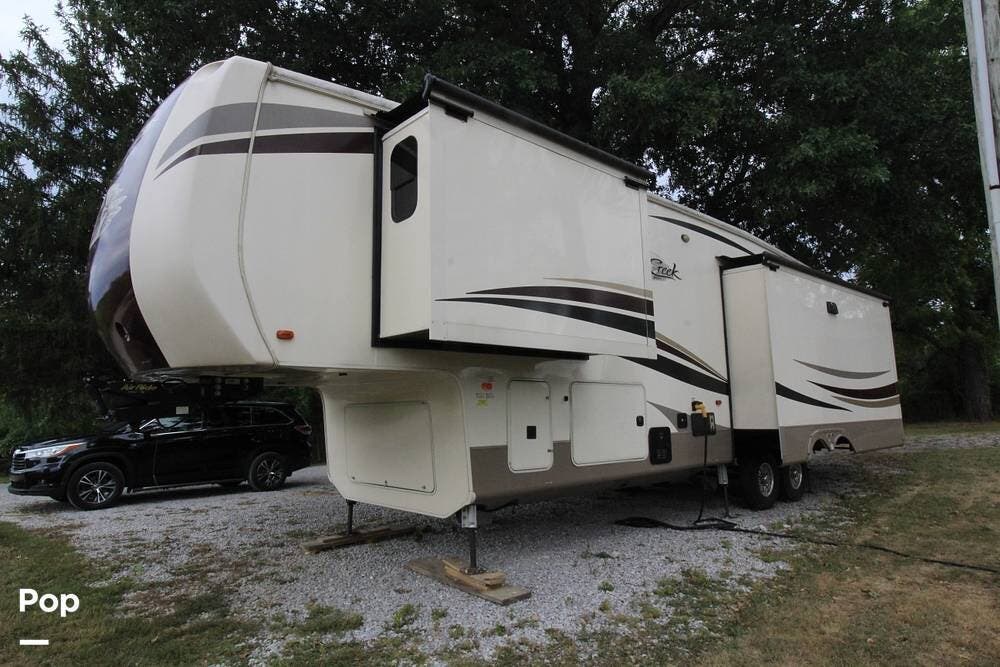 2019 Forest River Cedar Creek 36CK2 - Used Fifth Wheel For Sale by Pop RVs in Alexandria, Kentucky features Awning, Air Conditioning, Leveling Jacks, Slideout