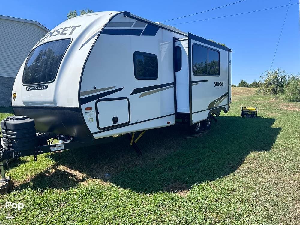 2024 CrossRoads Sunset Trail 222RB - Used Travel Trailer For Sale by Pop RVs in Grimsley, Tennessee features Leveling Jacks, Air Conditioning, Awning, Slideout