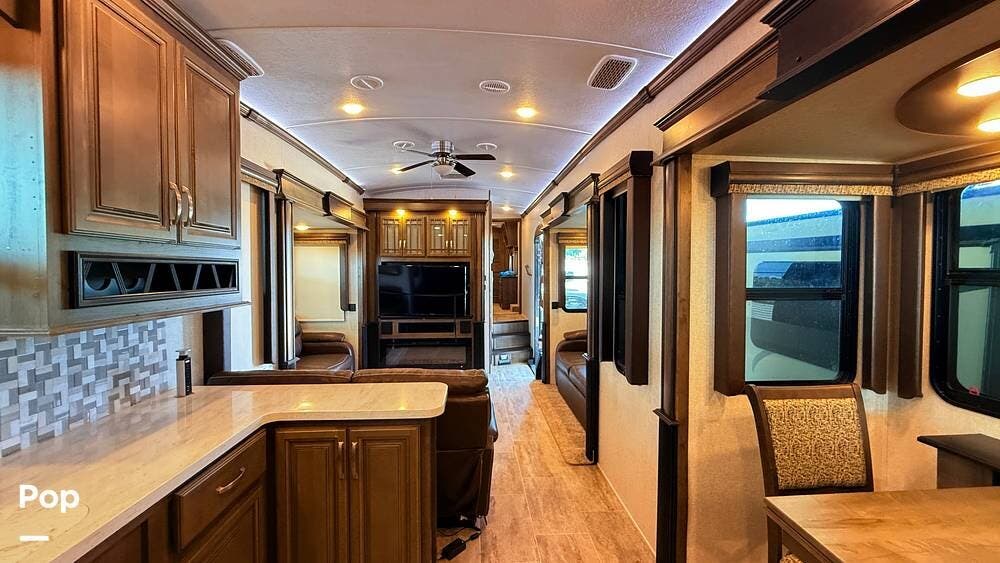 2018 Keystone Montana 3701LK - Used Fifth Wheel For Sale by Pop RVs in Boerne, Texas features Awning, Slideout, Air Conditioning, Generator, Leveling Jacks
