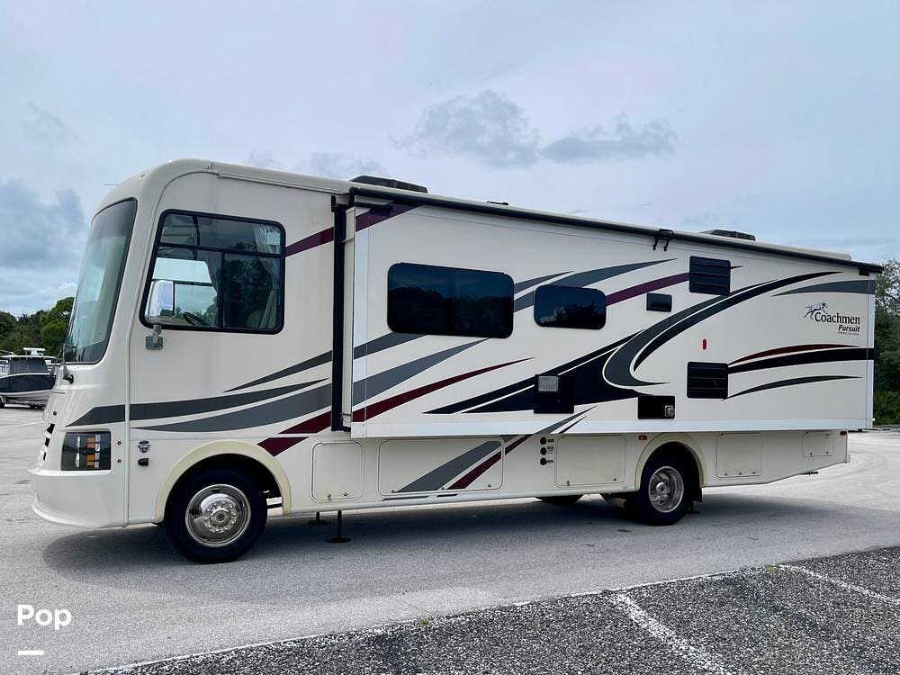 2019 Coachmen Pursuit 29SS Precision - Used Class A For Sale by Pop RVs in Vero Beach, Florida features Leveling Jacks, Slideout, Air Conditioning, Awning, Generator