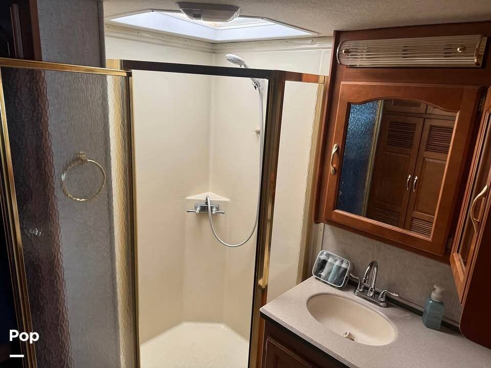 Used 2002 Damon Escaper 3970 available in Warrior, Alabama