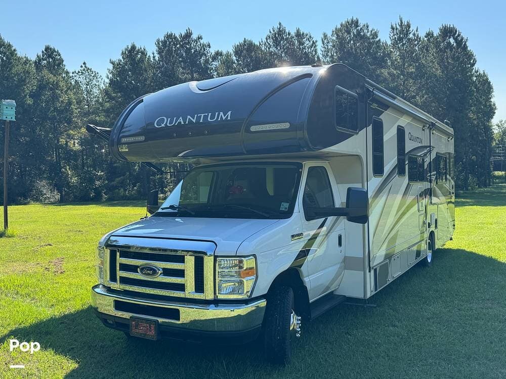 2019 Thor Motor Coach Quantum KW29 - Used Class C For Sale by Pop RVs in Franklinton, Louisiana features Generator, Air Conditioning, Awning, Slideout