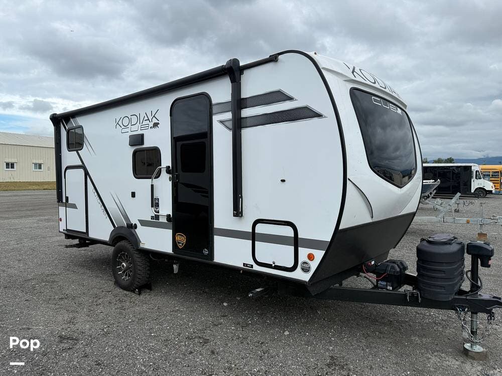 2025 Dutchmen Kodiak CUB 170BH - Used Travel Trailer For Sale by Pop RVs in Anchorage, Alaska features Awning, Air Conditioning, Slideout, Leveling Jacks