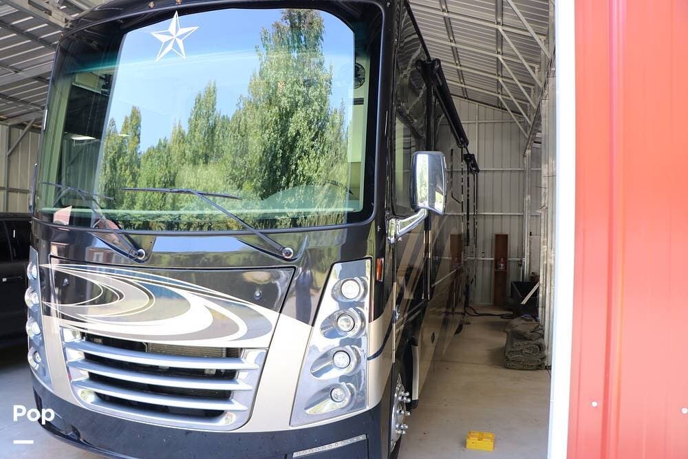 2018 Thor Motor Coach Challenger 37FH - Used Class A For Sale by Pop RVs in Griffin, Georgia features Slideout, Generator, Awning, Leveling Jacks, Air Conditioning