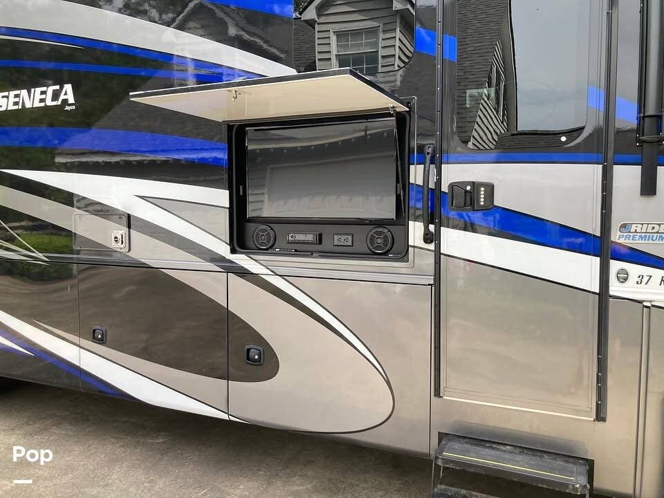 2020 Jayco Seneca 37K - Used Super C For Sale by Pop RVs in Pagosa Springs, Colorado features Slideout, Awning, Air Conditioning, Leveling Jacks, Generator