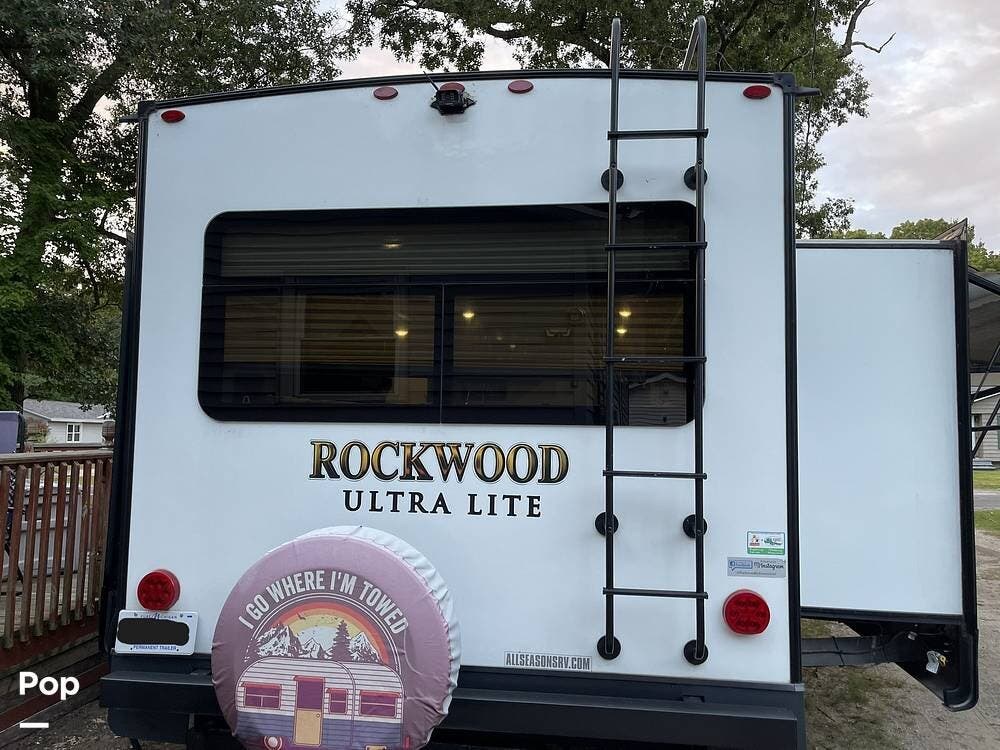 2020 Ultra-Lite 2906RS by Rockwood from Pop RVs in Muskegon, Michigan