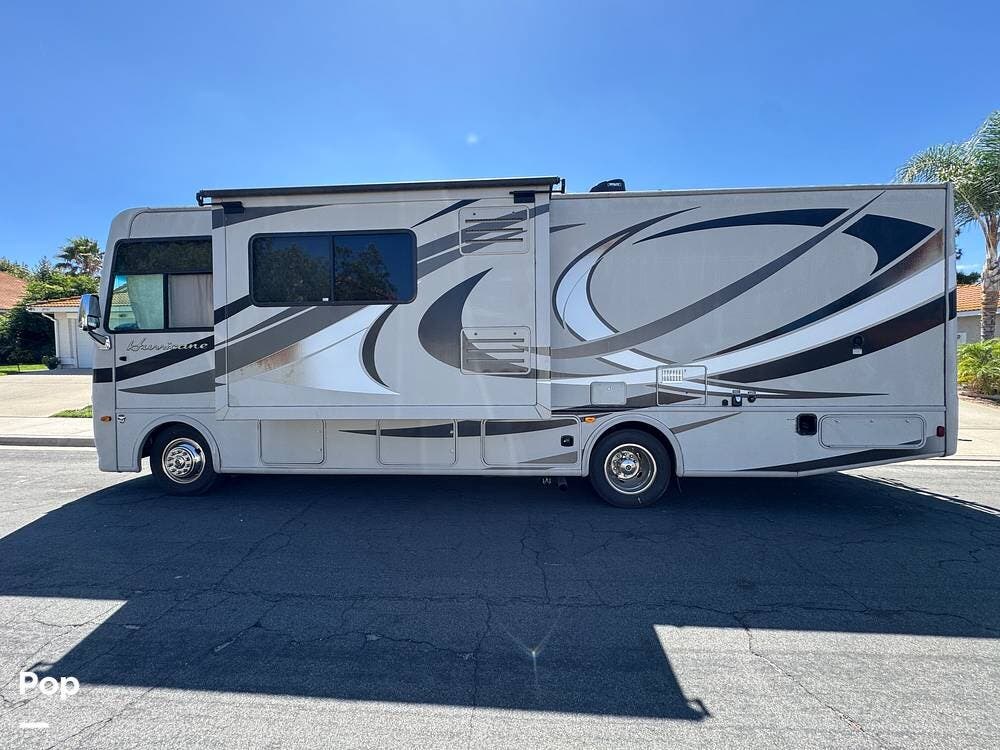 2014 Hurricane 29X by Thor Motor Coach from Pop RVs in Temecula, California