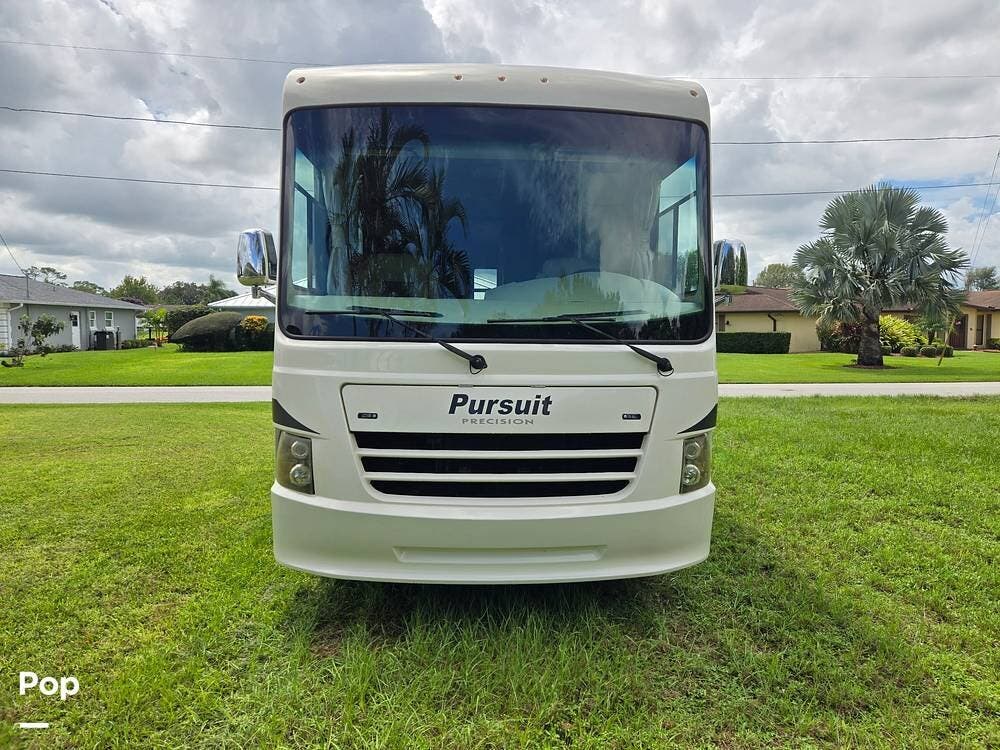 2018 Coachmen Pursuit Precision 27DSP - Used Class A For Sale by Pop RVs in Lake Placid, Florida features Generator, Awning, Air Conditioning, Leveling Jacks, Slideout