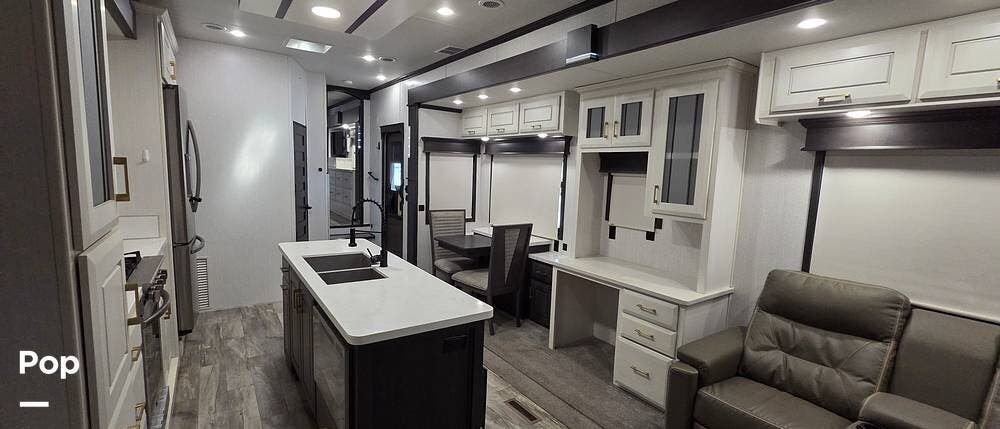 2021 DRV Mobile Suites 44 Houston - Used Fifth Wheel For Sale by Pop RVs in Midlothian, Texas features Awning, Air Conditioning, Leveling Jacks, Slideout