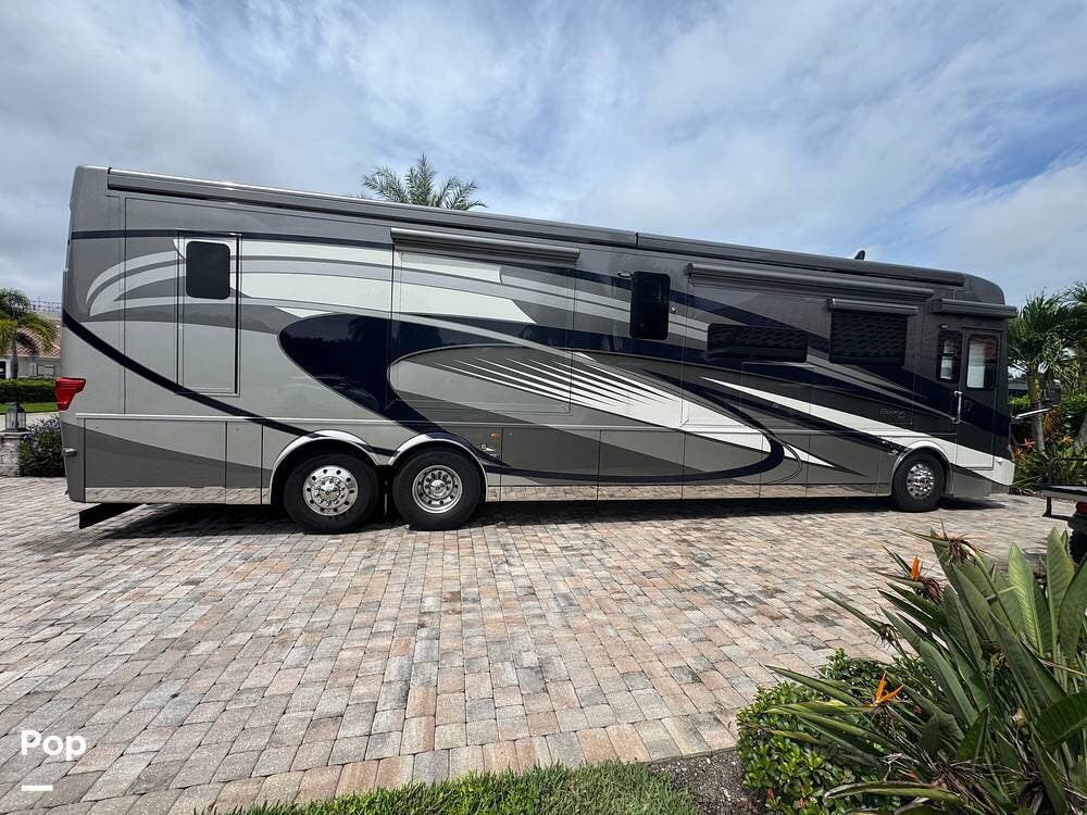 2024 Newmar Essex 4551 - Used Diesel Pusher For Sale by Pop RVs in Fort Myers, Florida features Air Conditioning, Slideout, Leveling Jacks, Generator, Awning