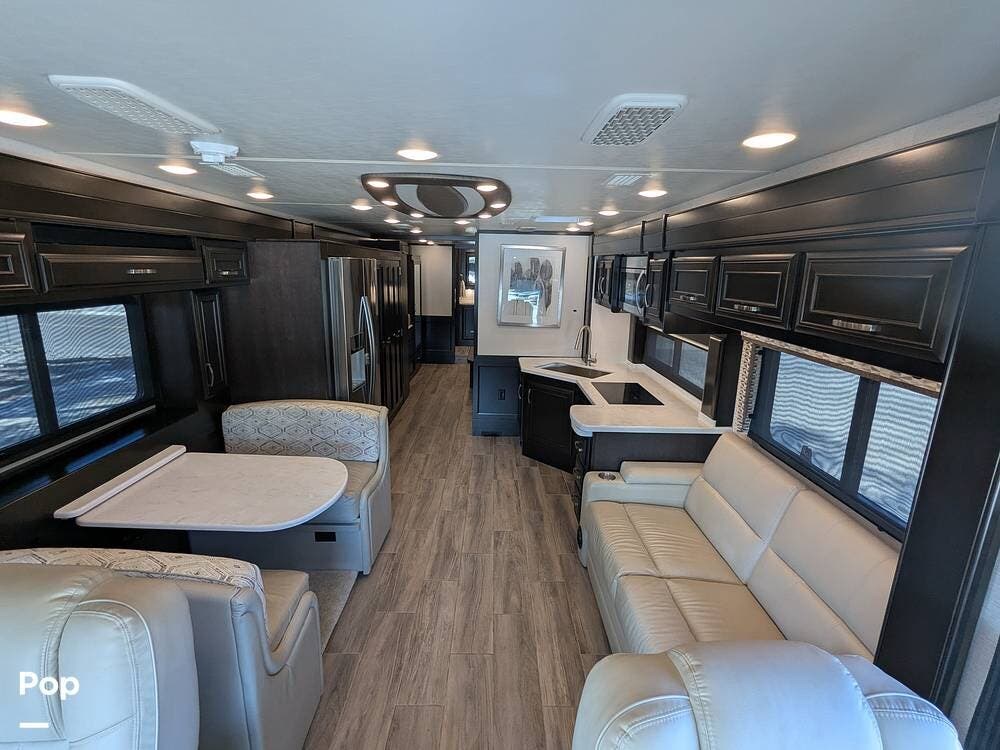 2022 Entegra Coach Reatta 39BH - Used Diesel Pusher For Sale by Pop RVs in Ponte Vedra Beach, Florida features Generator, Leveling Jacks, Slideout, Air Conditioning, Awning