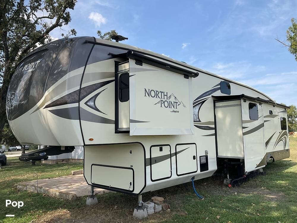 Used 2018 Jayco North Point 377RLBH available in Green Forest, Arkansas