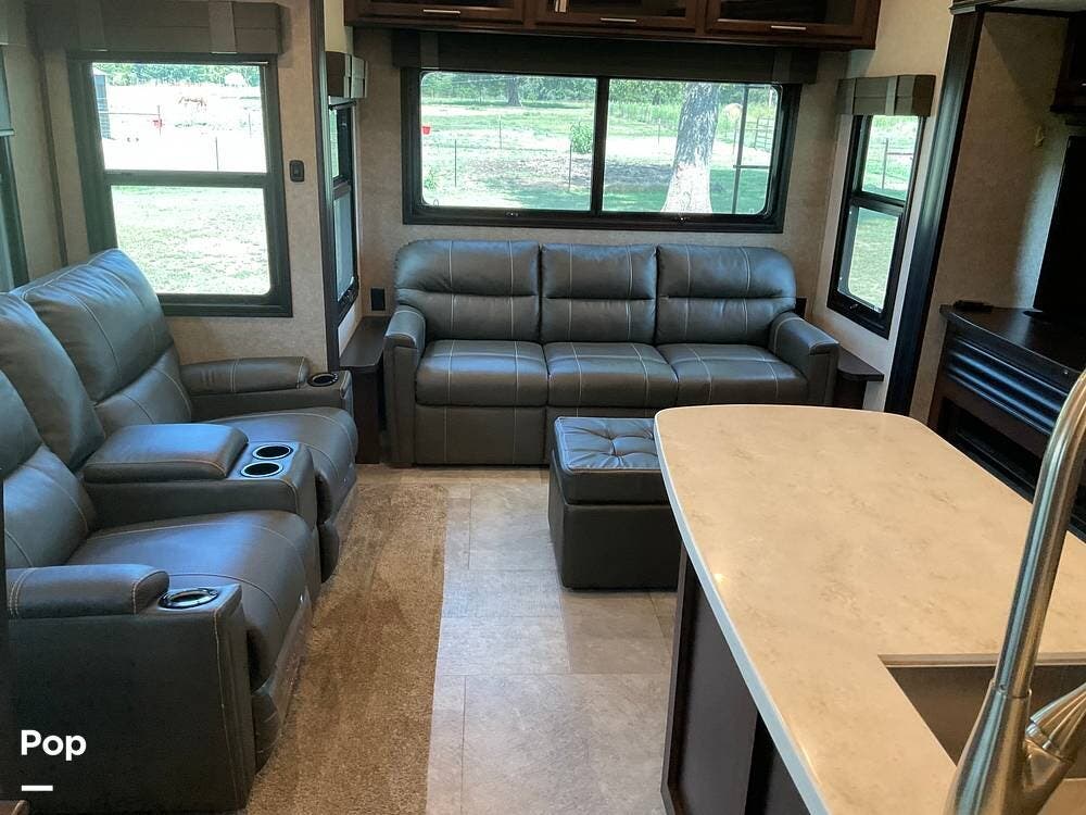 2018 Jayco North Point 377RLBH - Used Fifth Wheel For Sale by Pop RVs in Green Forest, Arkansas features Slideout, Air Conditioning, Leveling Jacks, Awning