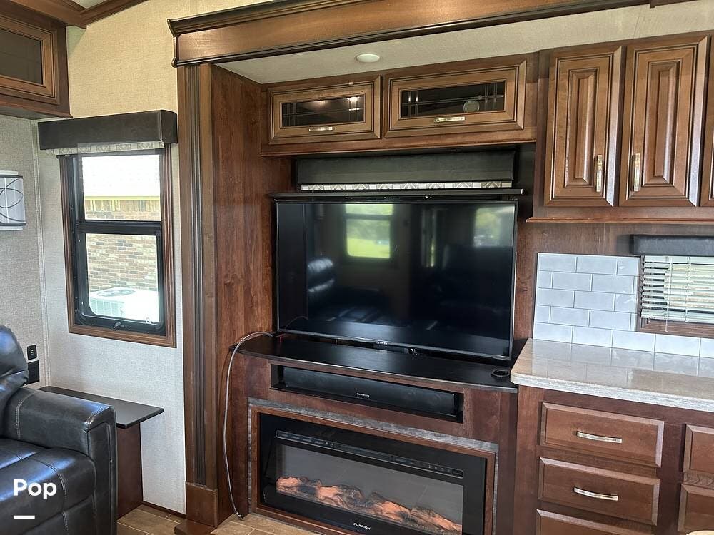 Used 2019 Jayco Pinnacle 32RLTS available in Russellville, Arkansas