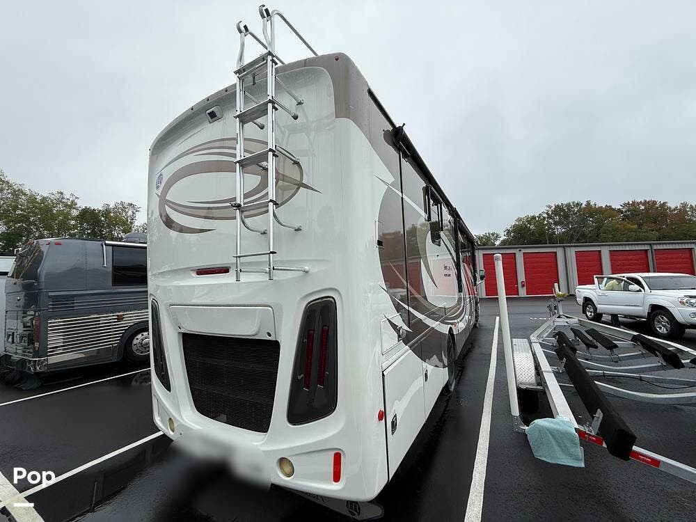 2017 Endeavor XE 37PE by Holiday Rambler from Pop RVs in Chesapeake, Virginia