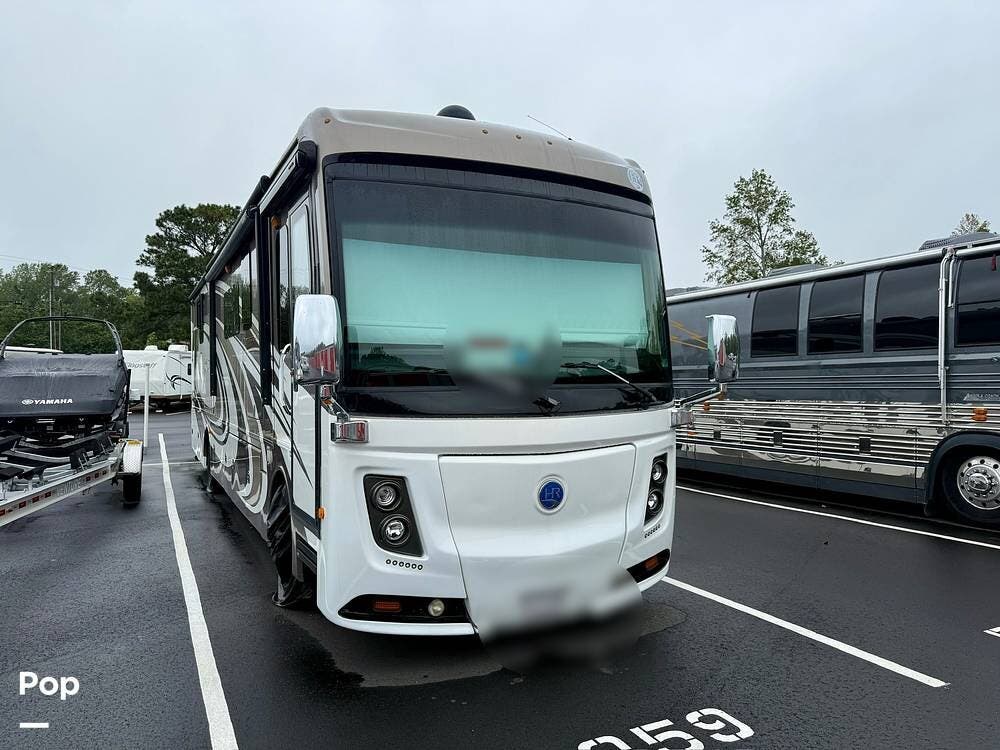 2017 Holiday Rambler Endeavor XE 37PE - Used Diesel Pusher For Sale by Pop RVs in Chesapeake, Virginia features Generator, Slideout, Leveling Jacks, Awning, Air Conditioning
