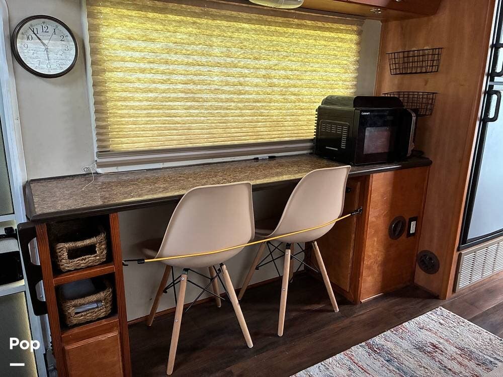 2007 Vista Cruiser Mini 4230 by Gulf Stream from Pop RVs in Oakland, California