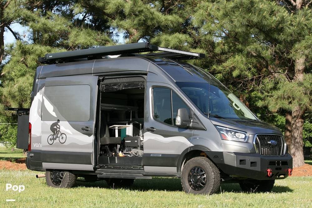2021  Vandoit LIV Series HR - Used Class B For Sale by Pop RVs in Tulsa, Oklahoma features Air Conditioning, Awning