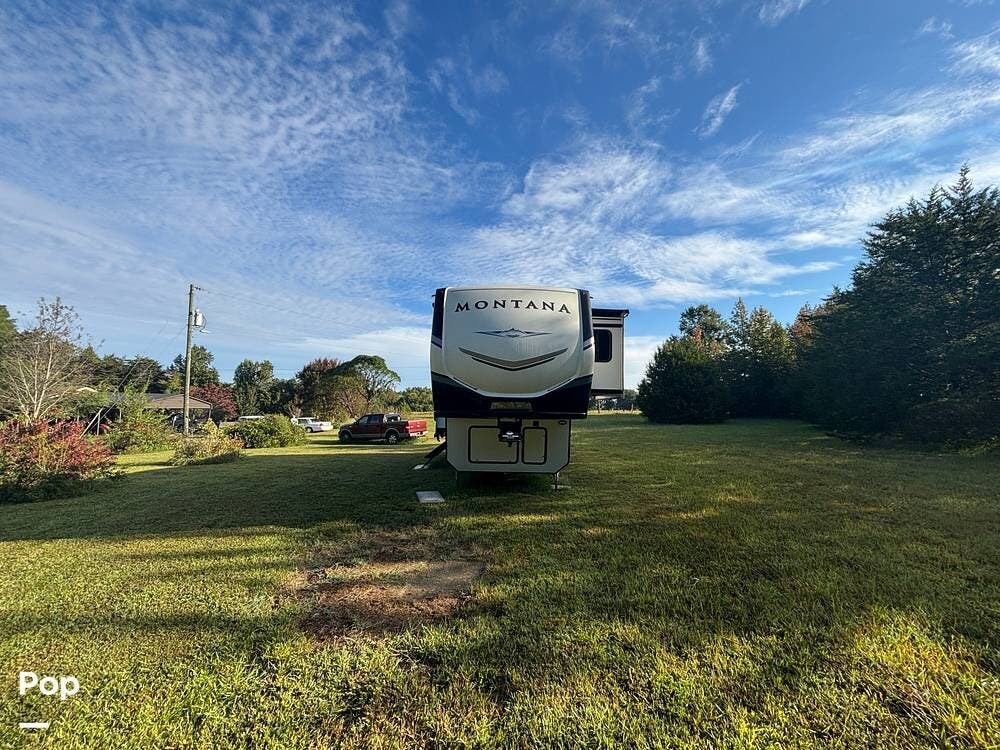 Used 2021 Keystone Montana 3231CK available in Stokesdale, North Carolina