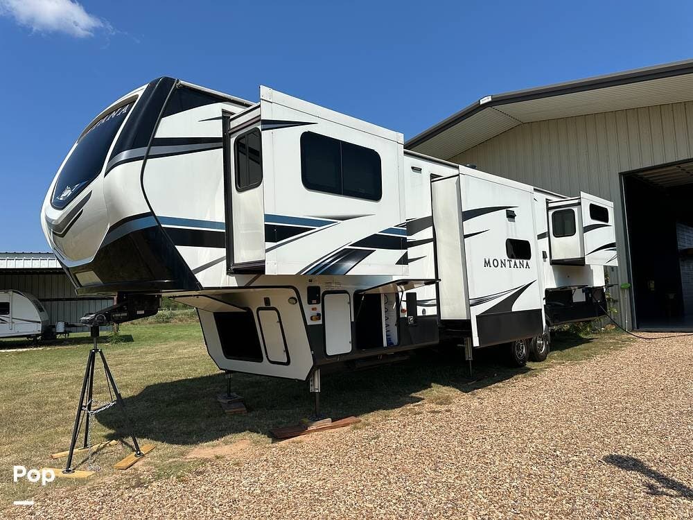 2021 Montana 3761FL by Keystone from Pop RVs in Cat Spring, Texas