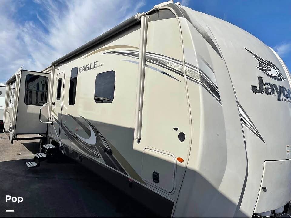 2018 Jayco Eagle 338RETS - Used Travel Trailer For Sale by Pop RVs in Camp Verde, Arizona features Awning, Slideout, Leveling Jacks, Air Conditioning